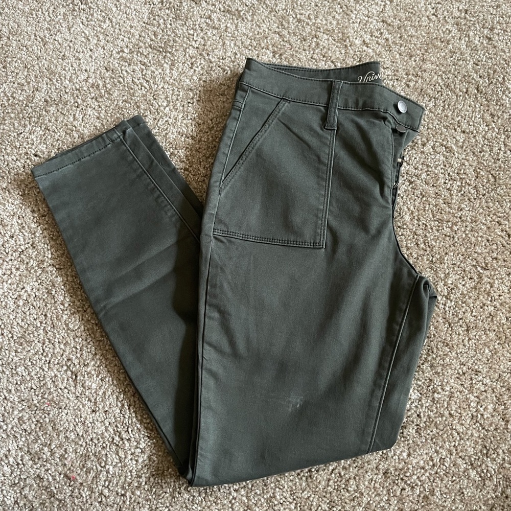 Universal Thread Jeans (Size 8)